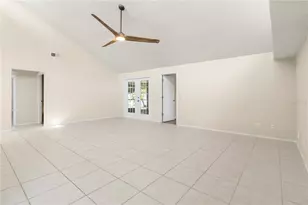8232 Country Oaks Ct, Sarasota, FL 34243 - Photo 21