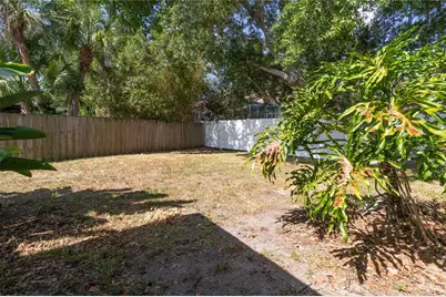 8232 Country Oaks Court, Sarasota, FL 34243 - Photo 7
