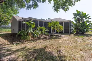8232 Country Oaks Ct, Sarasota, FL 34243 - Photo 13