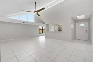 8232 Country Oaks Ct, Sarasota, FL 34243 - Photo 21