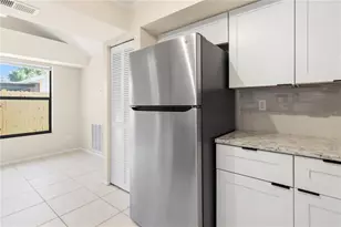 8232 Country Oaks Ct, Sarasota, FL 34243 - Photo 31