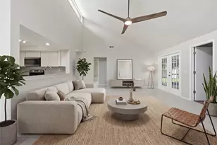 8232 Country Oaks Ct, Sarasota, FL 34243 - Photo 11