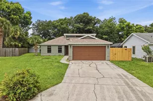 8232 Country Oaks Ct, Sarasota, FL 34243 - Photo 3
