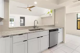 8232 Country Oaks Ct, Sarasota, FL 34243 - Photo 29