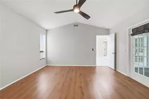 8232 Country Oaks Ct, Sarasota, FL 34243 - Photo 27
