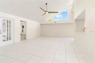 8232 Country Oaks Ct, Sarasota, FL 34243 - Photo 25