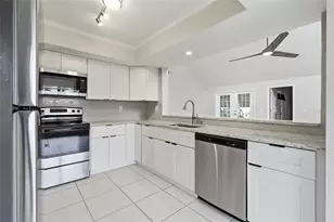 8232 Country Oaks Ct, Sarasota, FL 34243 - Photo 17