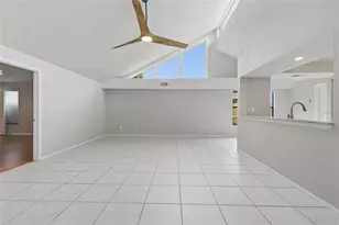 8232 Country Oaks Ct, Sarasota, FL 34243 - Photo 9
