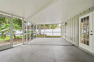 8232 Country Oaks Ct, Sarasota, FL 34243 - Photo 45