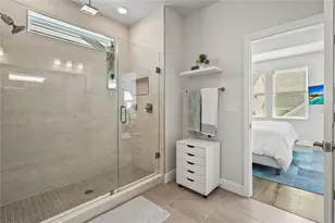 2505 Boone Ct, Sarasota, FL 34237 - Photo 11