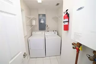 3641 Stokes Dr, Sarasota, FL 34232 - Photo 15