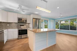 2305 Riverbluff Pkwy, Sarasota, FL 34231 - Photo 5