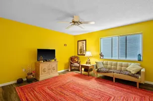 3910 77th Pl E, Sarasota, FL 34243 - Photo 31