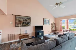 3910 77th Pl E, Sarasota, FL 34243 - Photo 5