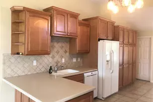 4011 72nd Ave E, Sarasota, FL 34243 - Photo 9