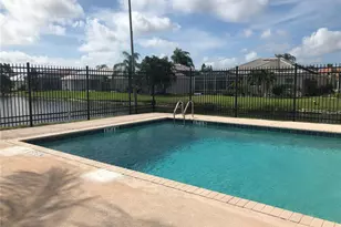 4011 72nd Ave E, Sarasota, FL 34243 - Photo 5