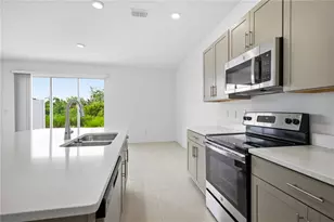 11731 Glenside Ter, Palmetto, FL 34221 - Photo 7
