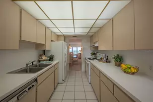 19 Whispering Sands Dr, Sarasota, FL 34242 - Photo 11