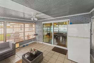 3625 61st St N, Saint Petersburg, FL 33710 - Photo 11
