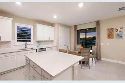 6072 Baywood Court, Lakewood Ranch, FL 34211 - Photo 11