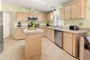 180 Nightingale Cir, Ellenton, FL 34222 - Photo 13
