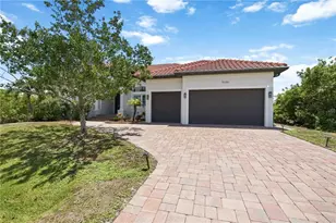 10386 Winnipeg St, Port Charlotte, FL 33981 - Photo 5