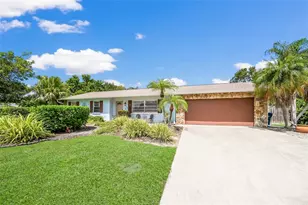 1004 68th St NW, Bradenton, FL 34209 - Photo 3