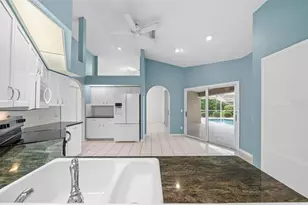 555 Park Estates Square, Venice, FL 34293 - Photo 11