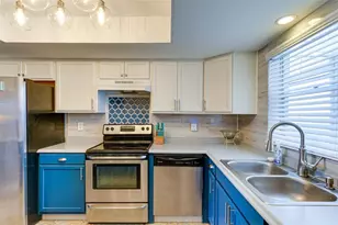 3276 Lake Bayshore Dr N, Bradenton, FL 34205 - Photo 11