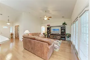 6304 18th Ave E, Bradenton, FL 34208 - Photo 9