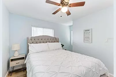 204 Bay Drive N, Bradenton Beach, FL 34217 - Photo 15