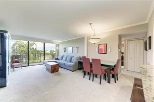 5700 Escondida Blvd S, Saint Petersburg, FL 33715 - Photo 11