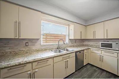 2619 Robinson Avenue, Sarasota, FL 34232 - Photo 13