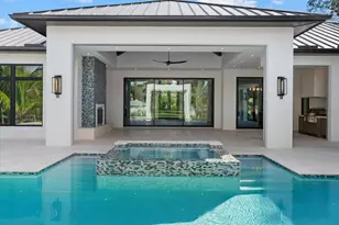5215 Hidden Harbor Rd, Sarasota, FL 34242 - Photo 5