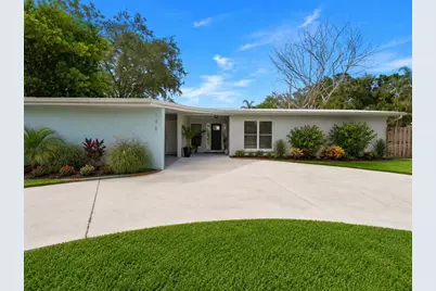 138 Holly Avenue, Sarasota, FL 34243 - Photo 1