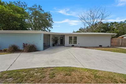 138 Holly Avenue, Sarasota, FL 34243 - Photo 1