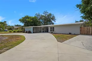 138 Holly Ave, Sarasota, FL 34243 - Photo 37