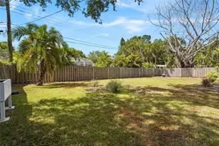 138 Holly Ave, Sarasota, FL 34243 - Photo 35