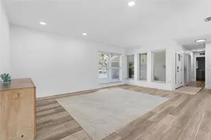 138 Holly Ave, Sarasota, FL 34243 - Photo 19