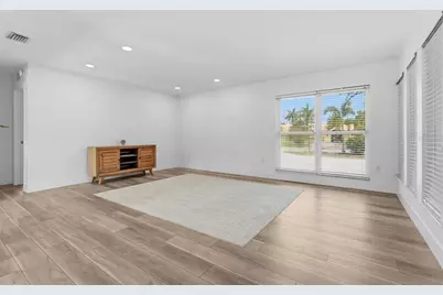138 Holly Avenue, Sarasota, FL 34243 - Photo 21