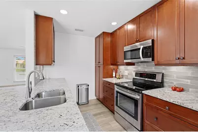 138 Holly Avenue, Sarasota, FL 34243 - Photo 13