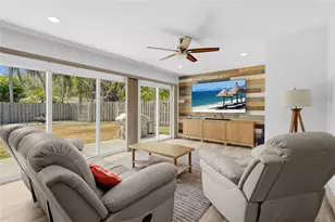 138 Holly Ave, Sarasota, FL 34243 - Photo 11