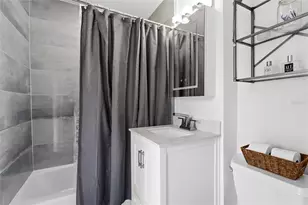 138 Holly Ave, Sarasota, FL 34243 - Photo 27