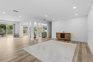 138 Holly Ave, Sarasota, FL 34243 - Photo 7