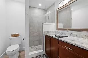 138 Holly Ave, Sarasota, FL 34243 - Photo 21