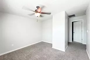 1097 Grantham Dr, Sarasota, FL 34234 - Photo 21