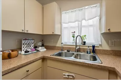 4050 Rockefeller Avenue, Sarasota, FL 34231 - Photo 13