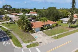 7411 Dickens Dr, Sarasota, FL 34231 - Photo 23