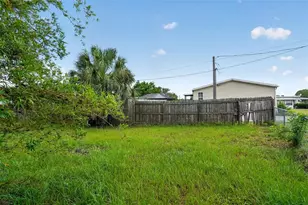 509 Domino Dr N, Ruskin, FL 33570 - Photo 13