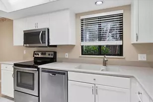 6642 Schooner Bay Cir, Sarasota, FL 34231 - Photo 9